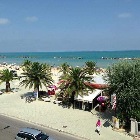 Taverna Sul Mare 프란카빌라 알 마레 외부 사진