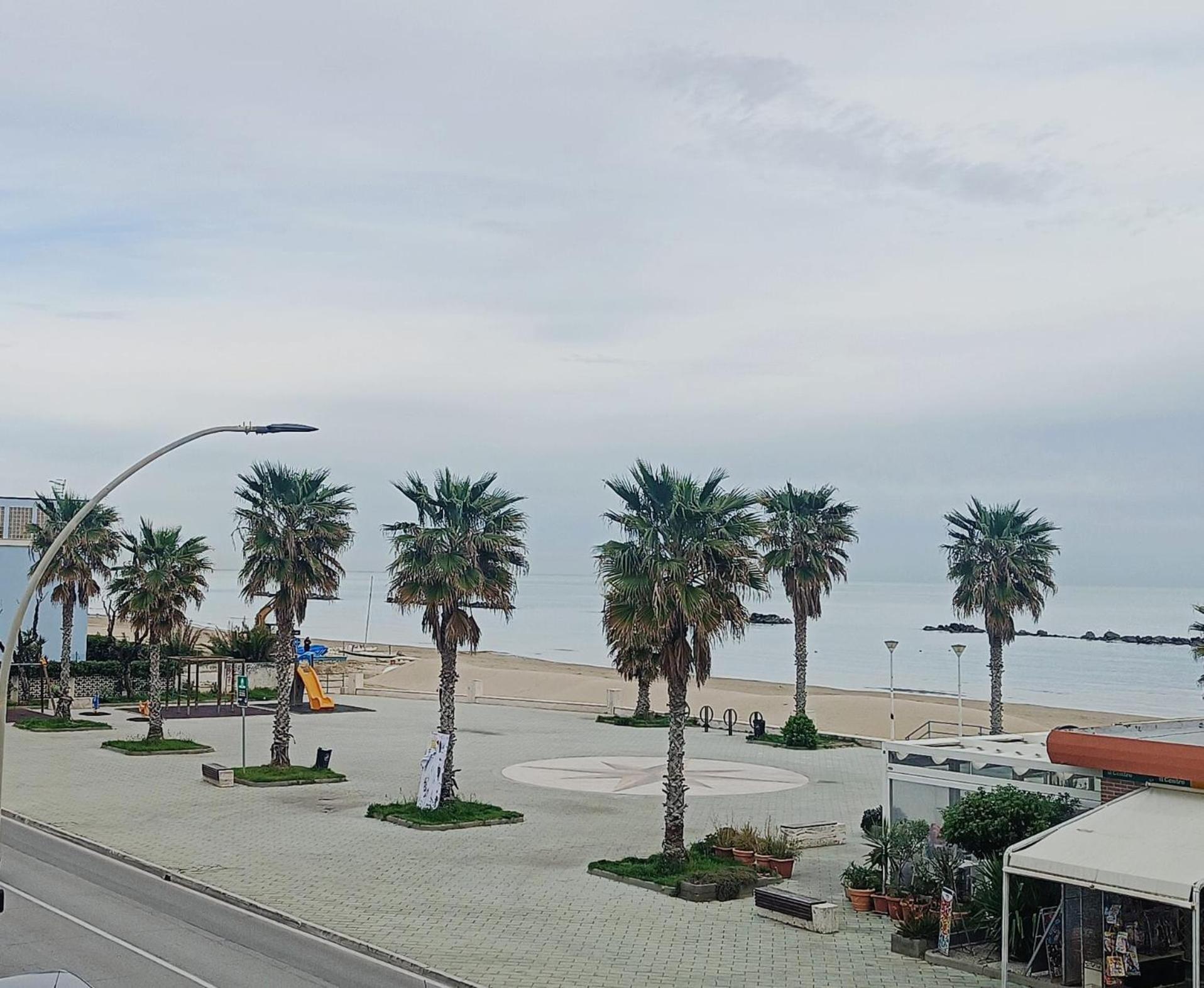 Taverna Sul Mare 프란카빌라 알 마레 외부 사진