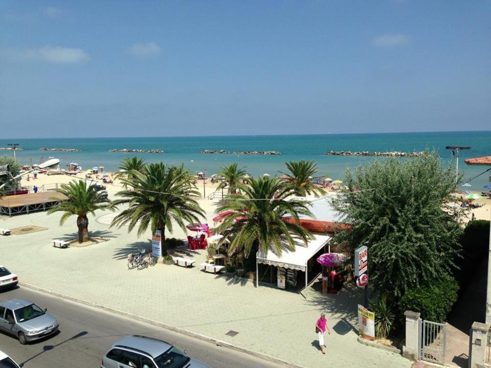 Taverna Sul Mare 프란카빌라 알 마레 외부 사진